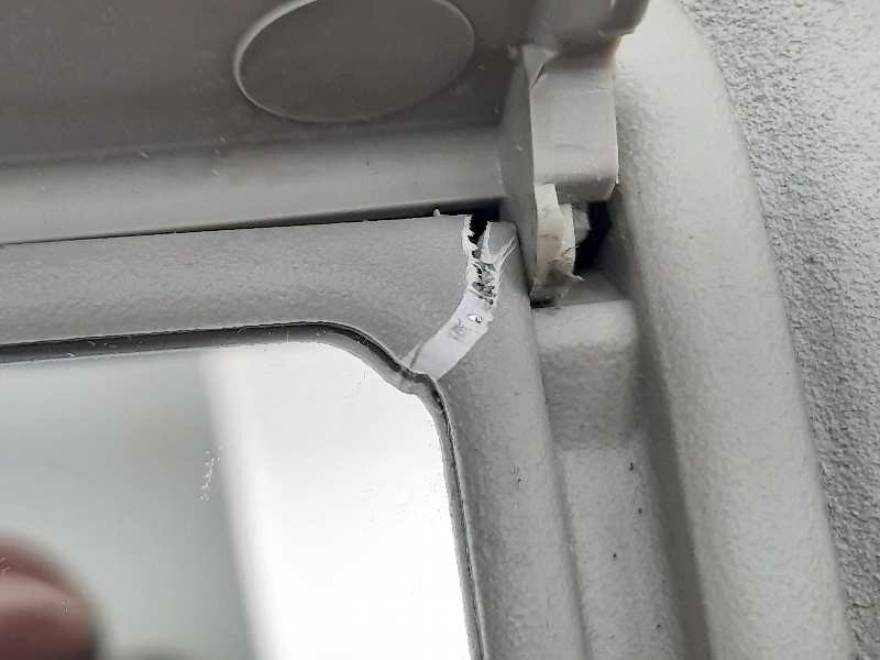 Recambio de parasol izquierdo para ford c-max trend referencia OEM IAM 2S61A04101  