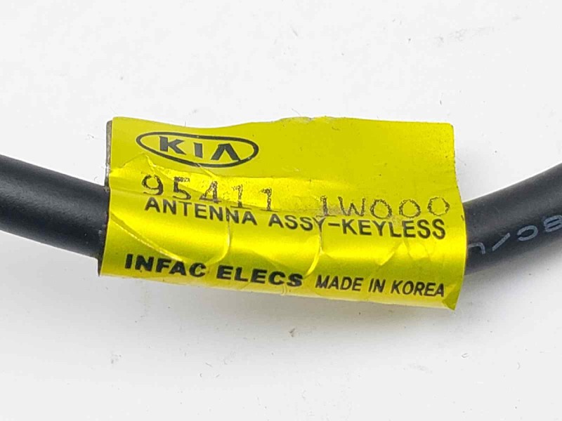 Recambio de antena para kia rio concept referencia OEM IAM 954111W000  