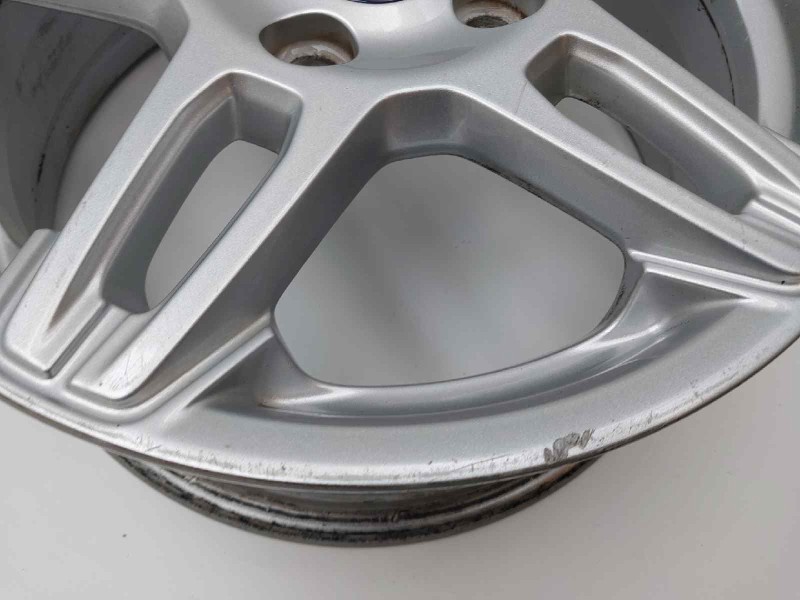 Recambio de llanta para ford fiesta (ccn) titanium referencia OEM IAM C1BC1007BB  