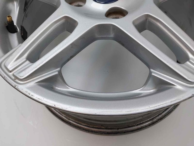 Recambio de llanta para ford fiesta (ccn) titanium referencia OEM IAM C1BC1007BB  