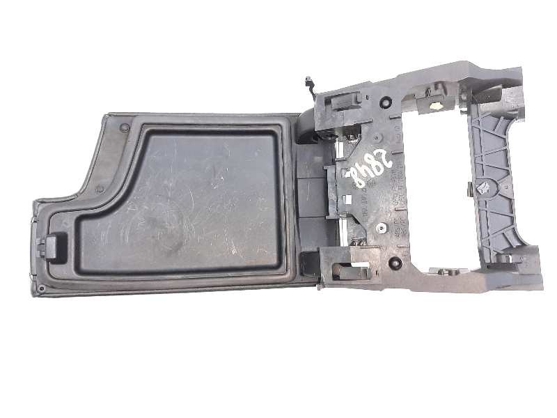 Recambio de apoyabrazos central para bmw serie 3 berlina (e90) 320d referencia OEM IAM 116233221 70042134 51167137552