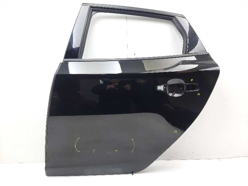 Recambio de puerta trasera izquierda para volvo v40 momentum referencia OEM IAM  CZ9CA 