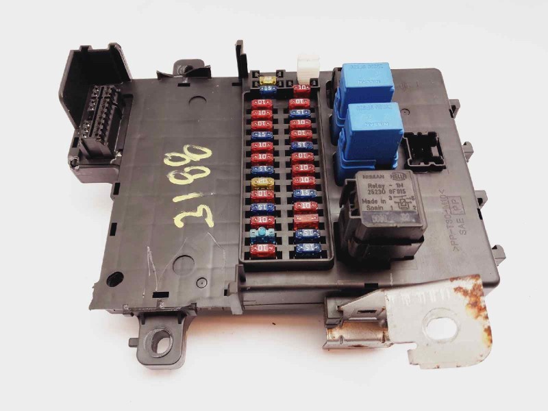 Recambio de caja reles / fusibles para nissan terrano/terrano.ii (r20) luxury referencia OEM IAM 3L110103  