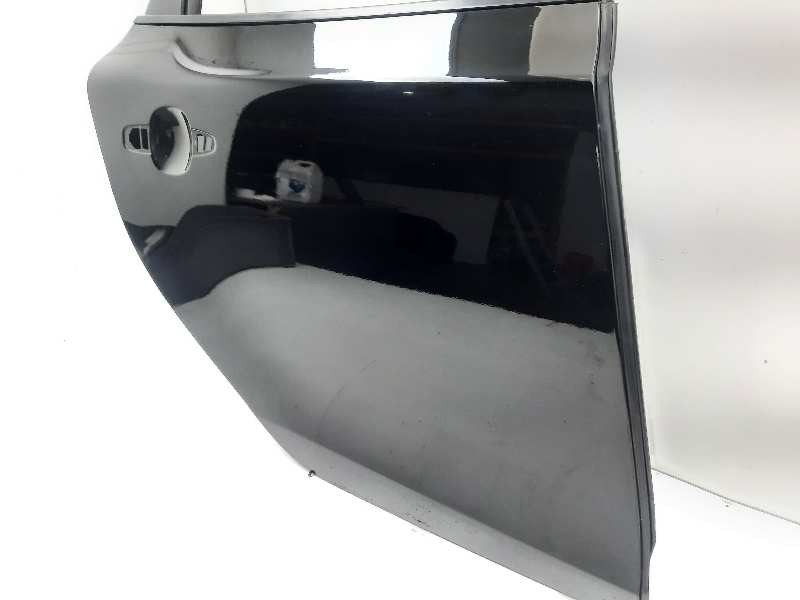 Recambio de puerta trasera derecha para volvo v40 momentum referencia OEM IAM   