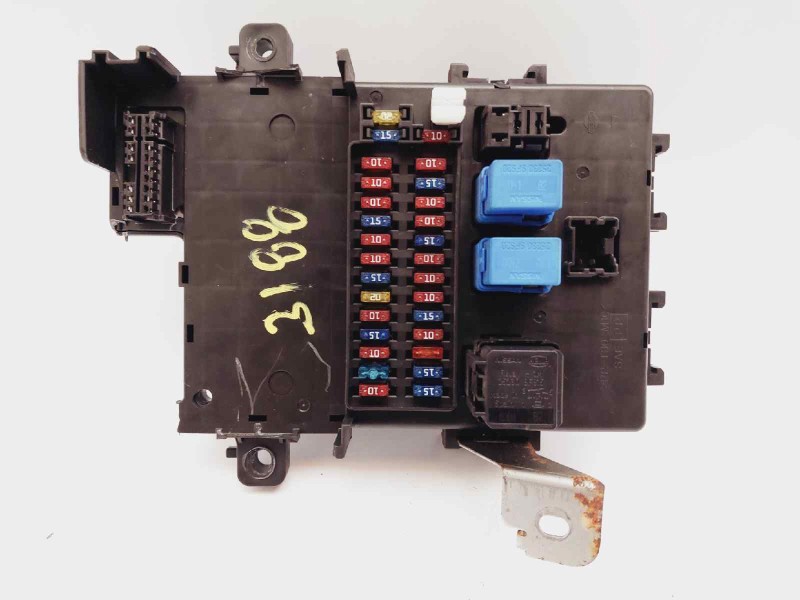 Recambio de caja reles / fusibles para nissan terrano/terrano.ii (r20) luxury referencia OEM IAM 3L110103  