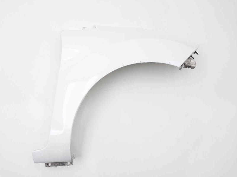 Recambio de aleta delantera derecha para ford fiesta (ccn) titanium referencia OEM IAM C1BBA16015AA 1777180 