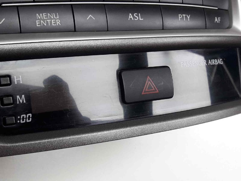 Recambio de pantalla multifuncion para lexus is200 (ds2/is2) 220d referencia OEM IAM 8401053040  