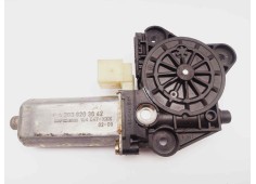 Recambio de motor elevalunas trasero derecho para mercedes clase c (w203) berlina 200 compressor (203.042) referencia OEM IAM A2
