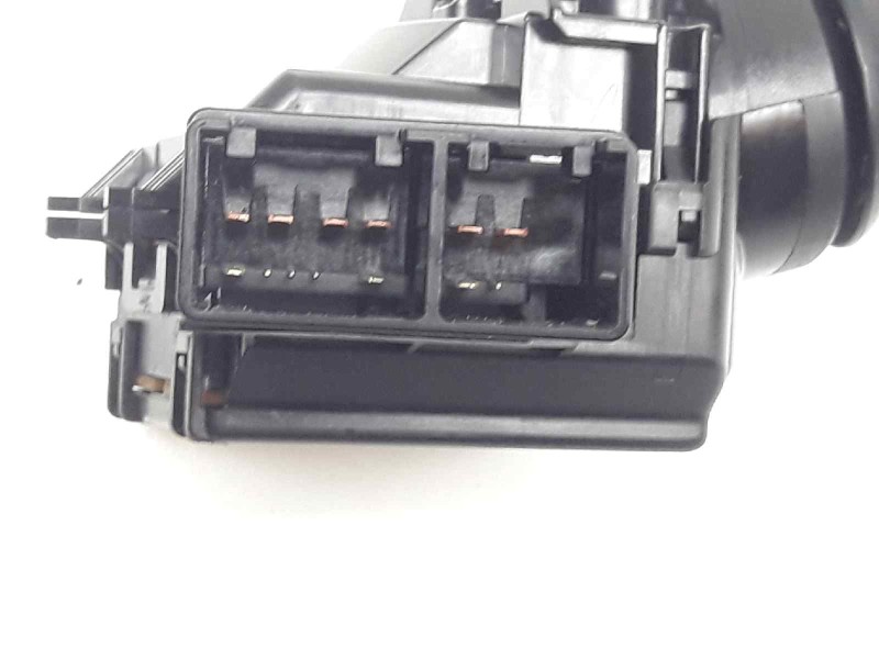 Recambio de mando limpia para toyota auris hybrid active referencia OEM IAM 0241117F582 02411 17F582