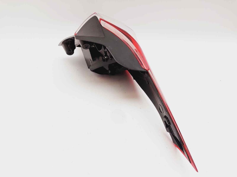 Recambio de piloto trasero izquierdo para opel crossland x selective referencia OEM IAM 13467982  