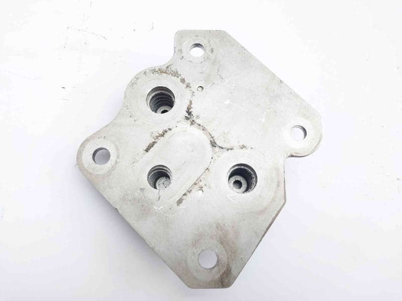 Recambio de enfriador aceite motor para toyota auris active referencia OEM IAM 157100N010  