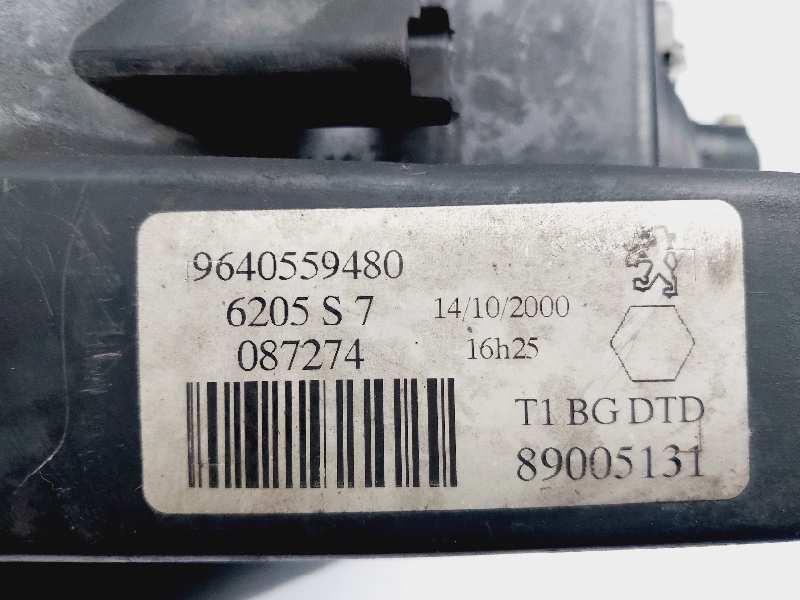Recambio de faro derecho para peugeot 206 berlina look referencia OEM IAM 9640559480 89005131 