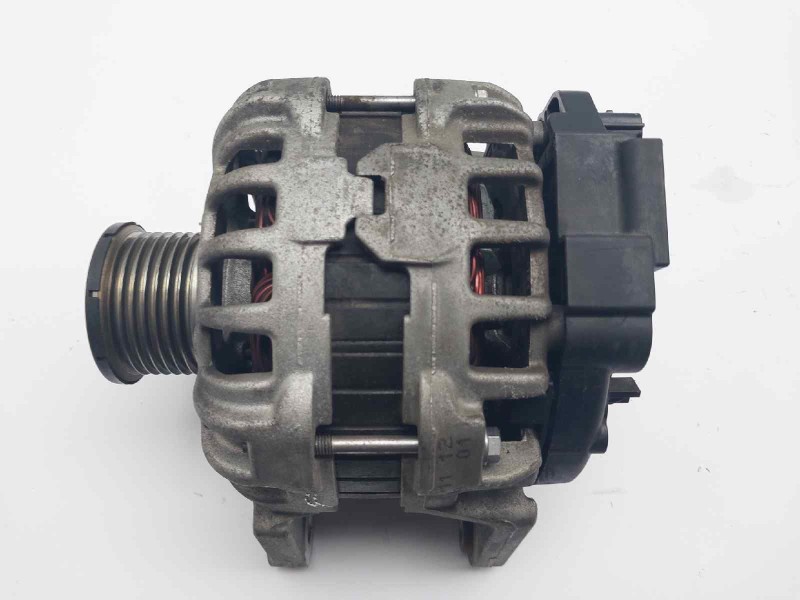 Recambio de alternador para renault clio iv limited referencia OEM IAM 231006007R  