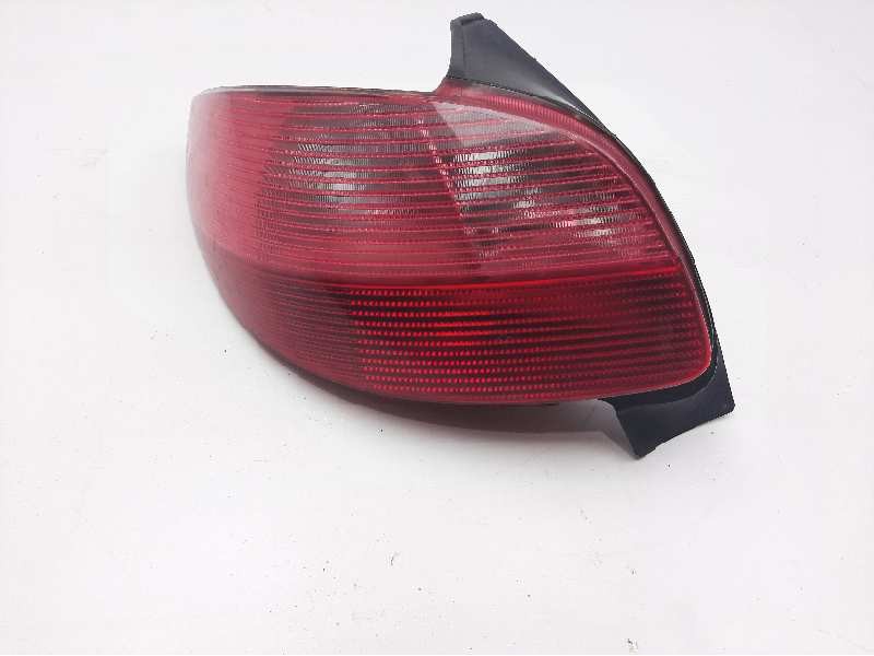 Recambio de piloto trasero izquierdo para peugeot 206 berlina xr referencia OEM IAM 2531G  