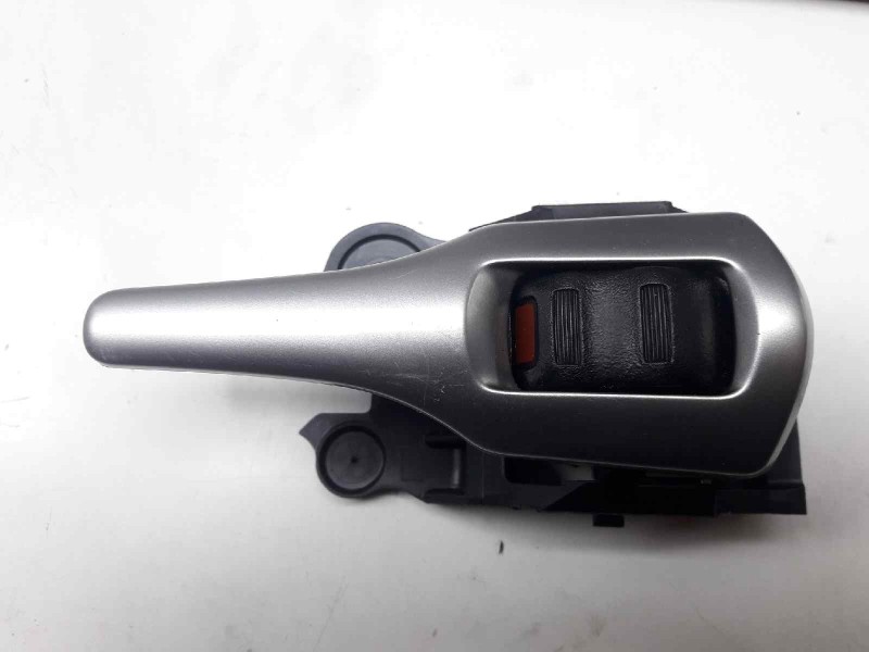 Recambio de maneta interior delantera izquierda para toyota auris hybrid active referencia OEM IAM 62318A1  