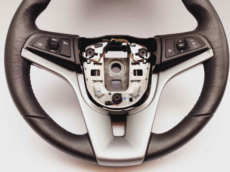 Recambio de volante para chevrolet cruze ls referencia OEM IAM 95227506  