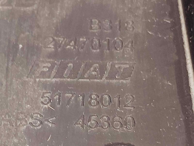 Recambio de faro antiniebla trasero izquierdo para fiat punto (evo) (199) referencia OEM IAM 51718012 27470104 