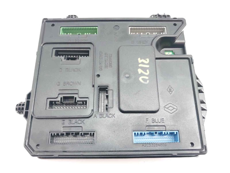 Recambio de caja reles / fusibles para renault fluence dynamique referencia OEM IAM 284B15364R  