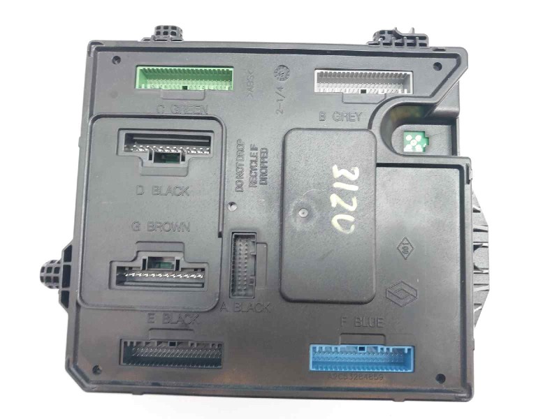 Recambio de caja reles / fusibles para renault fluence dynamique referencia OEM IAM 284B15364R  