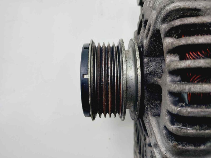 Recambio de alternador para hyundai i20 comfort referencia OEM IAM 373002A050 2606219 