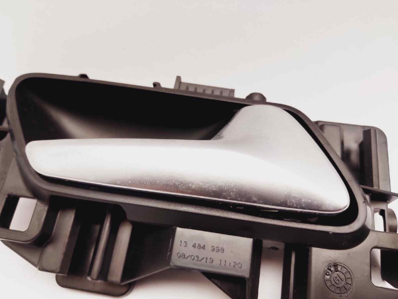 Recambio de maneta interior delantera derecha para opel crossland x selective referencia OEM IAM 13484998 A006AB01 