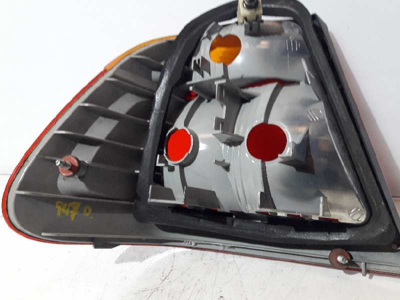 Recambio de piloto trasero derecho para bmw serie 3 berlina (e46) referencia OEM IAM 8364922 230022R2 