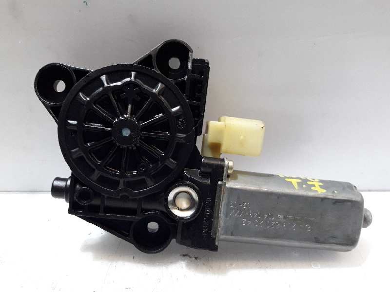 Recambio de motor elevalunas trasero izquierdo para mercedes clase c (w203) berlina 200 compressor (203.042) referencia OEM IAM 