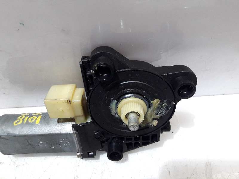 Recambio de motor elevalunas trasero izquierdo para mercedes clase c (w203) berlina 200 compressor (203.042) referencia OEM IAM 