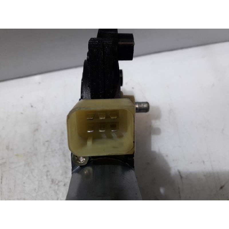 Recambio de motor elevalunas trasero izquierdo para mercedes clase c (w203) berlina 200 compressor (203.042) referencia OEM IAM 