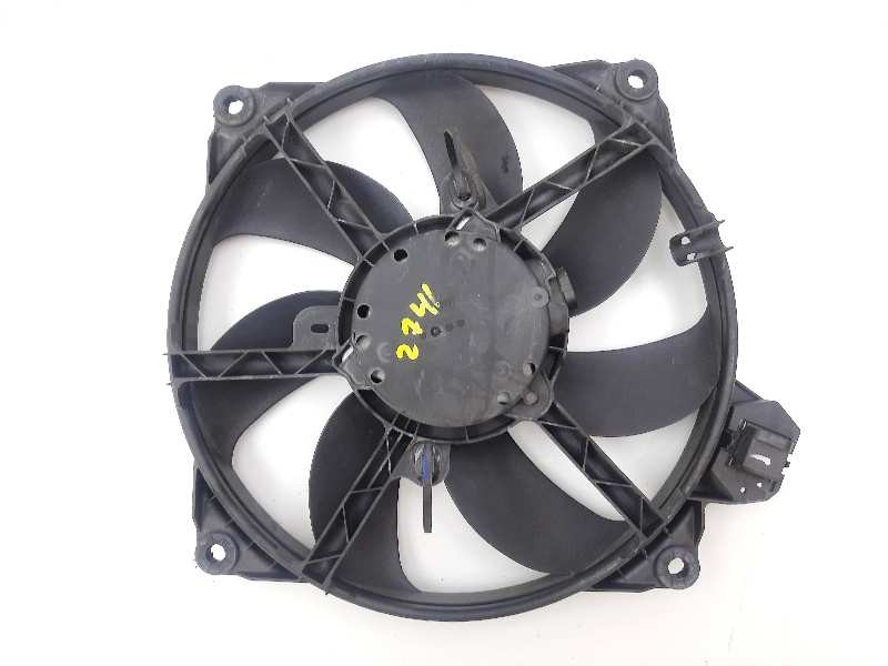 Recambio de electroventilador para renault scenic iii dynamique referencia OEM IAM FC2003 M135493 