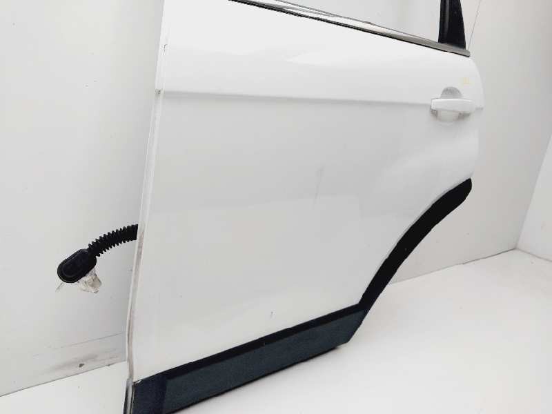 Recambio de puerta trasera izquierda para chevrolet captiva 2.2 vcdi lt 2wd referencia OEM IAM 94543752  
