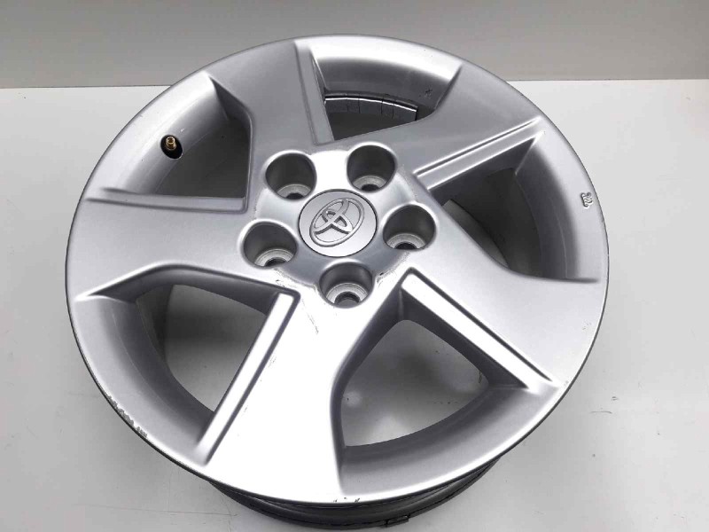 Recambio de llanta para toyota auris hybrid active referencia OEM IAM 261102D90  