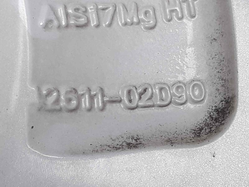 Recambio de llanta para toyota auris hybrid active referencia OEM IAM 261102D90  