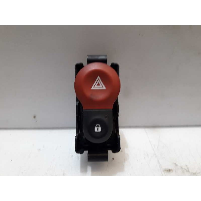 Recambio de warning para renault kangoo expression referencia OEM IAM 8200214813  