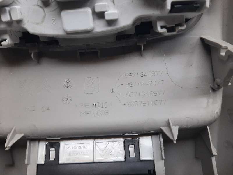 Recambio de luz interior para citroen c4 lim. live edition referencia OEM IAM 96781446BJ 9807496180 
