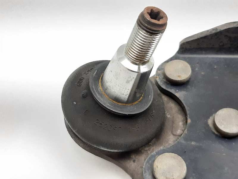 Recambio de brazo suspension inferior delantero derecho para renault scenic iii dynamique referencia OEM IAM   