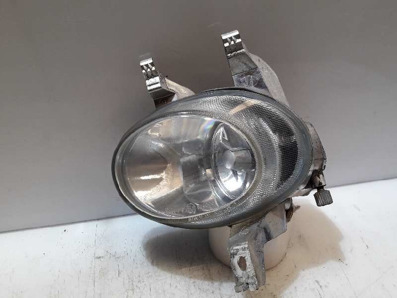 Recambio de faro antiniebla izquierdo para peugeot 206 berlina referencia OEM IAM 9635076180 VALEO 