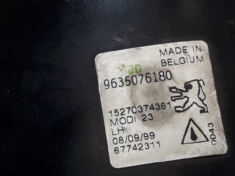 Recambio de faro antiniebla izquierdo para peugeot 206 berlina referencia OEM IAM 9635076180 VALEO 