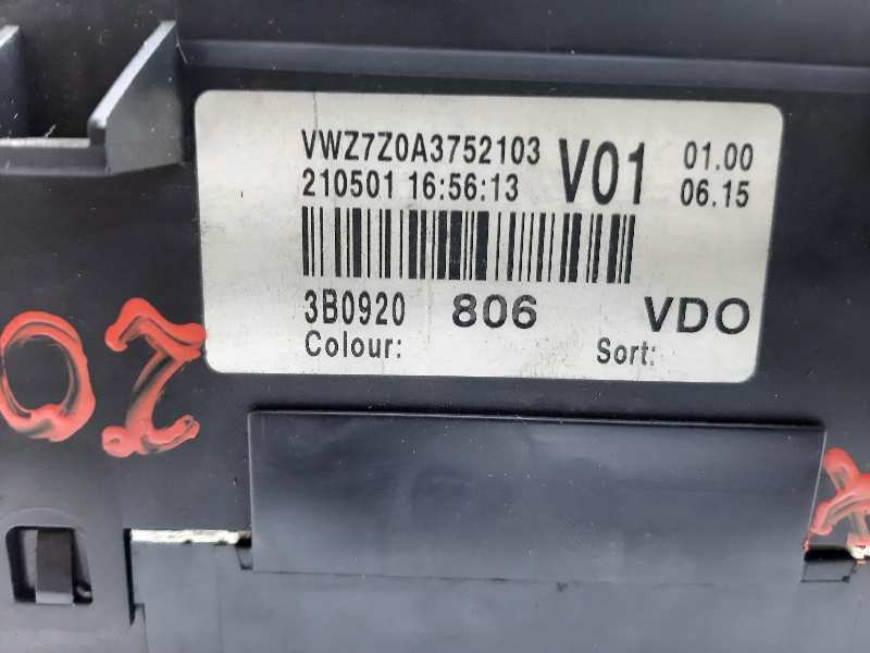 Recambio de cuadro instrumentos para volkswagen passat berlina (3b3) 2.0 referencia OEM IAM 3B0920806  