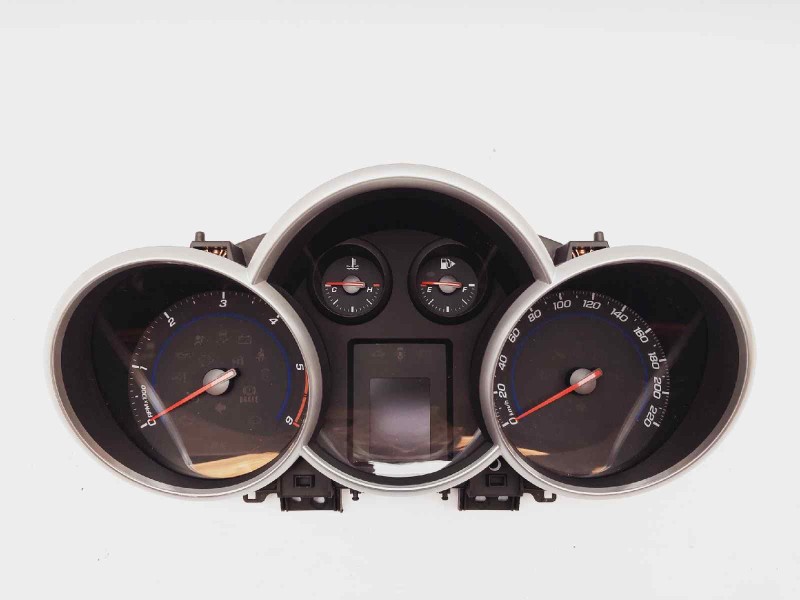 Recambio de cuadro instrumentos para chevrolet cruze ls referencia OEM IAM 688014257 688014257 