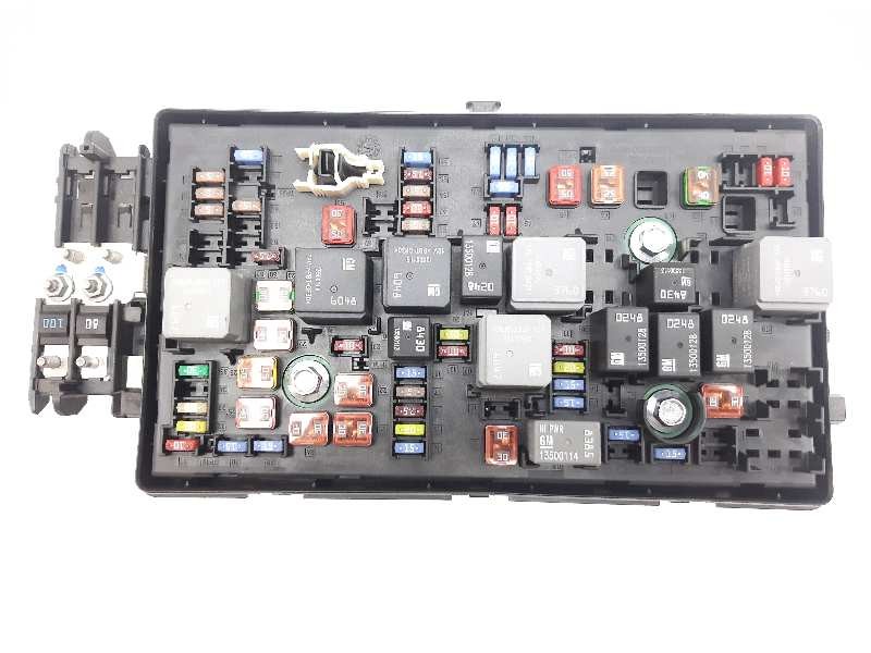 Recambio de caja reles / fusibles para opel insignia berlina selective referencia OEM IAM 13343479 13343479NU 