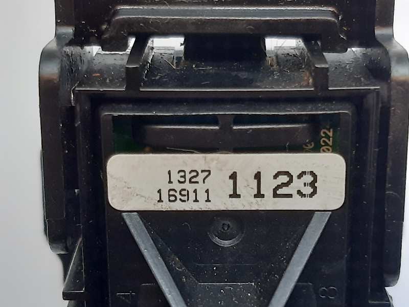 Recambio de interruptor para opel insignia berlina referencia OEM IAM 13271123  