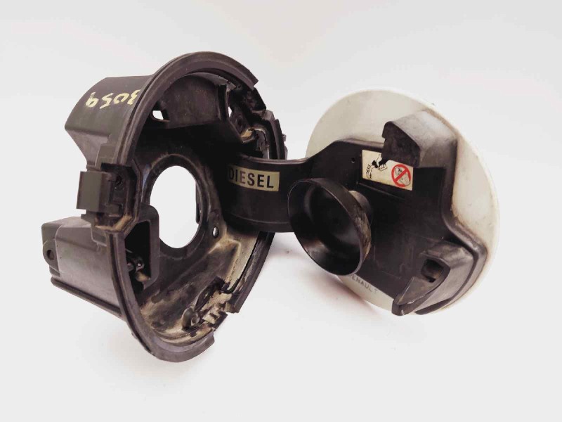 Recambio de tapa exterior combustible para renault laguna coupe monaco gp referencia OEM IAM 781200004R  