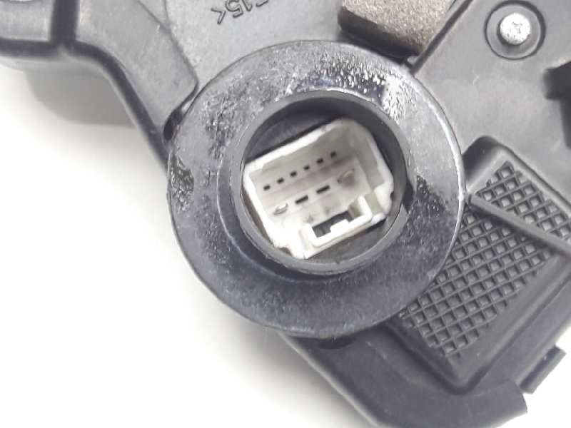 Recambio de cerradura puerta delantera derecha para toyota avensis wagon (t25) 2.2 d-4d sol referencia OEM IAM A046693  