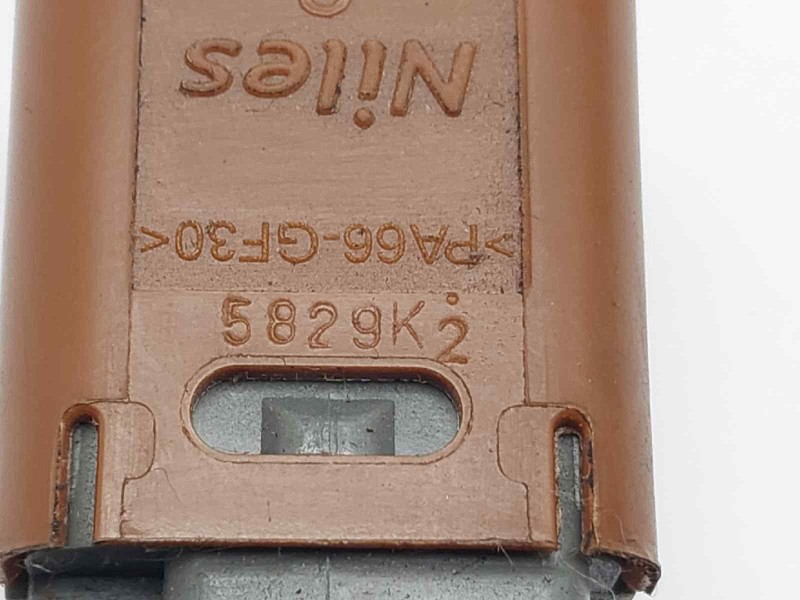 Recambio de interruptor para nissan qashqai (j11) black edition referencia OEM IAM 5829K2  