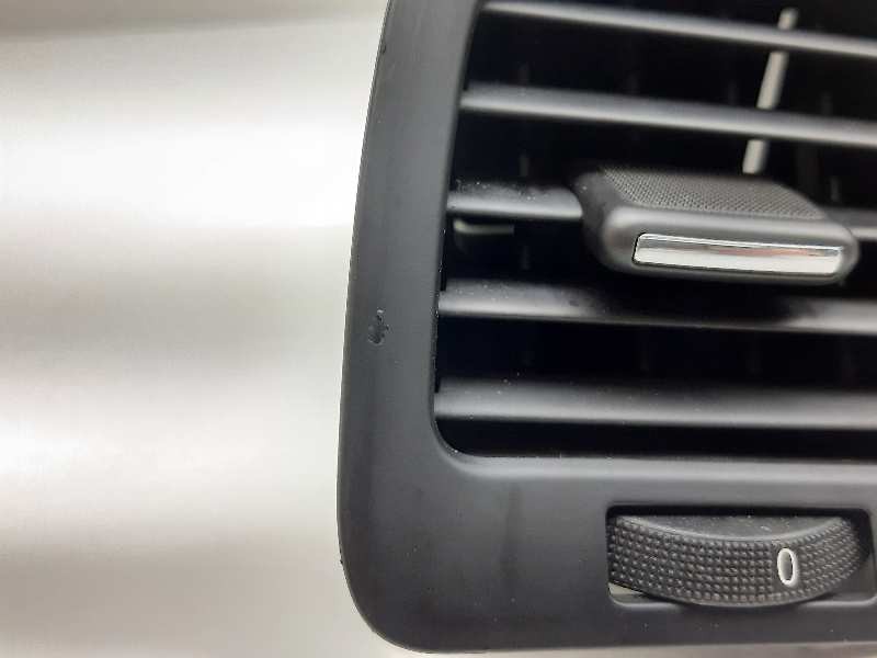 Recambio de rejilla aireadora para opel insignia berlina selective referencia OEM IAM 20959904  