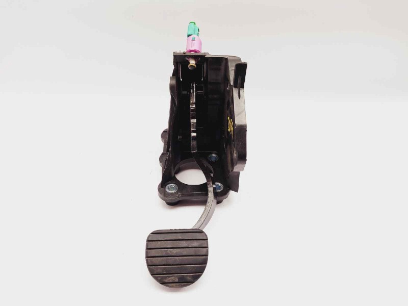 Recambio de pedal freno para renault laguna coupe monaco gp referencia OEM IAM 465010003R  