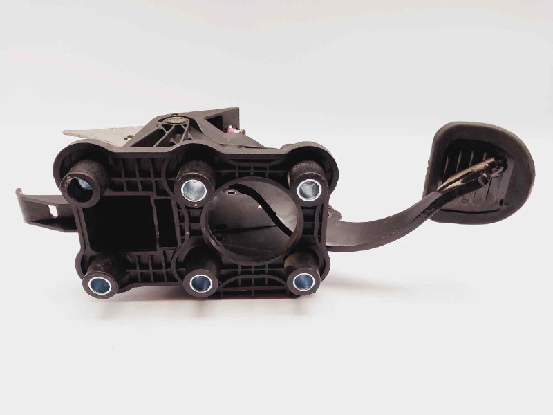 Recambio de pedal freno para renault laguna coupe monaco gp referencia OEM IAM 465010003R  