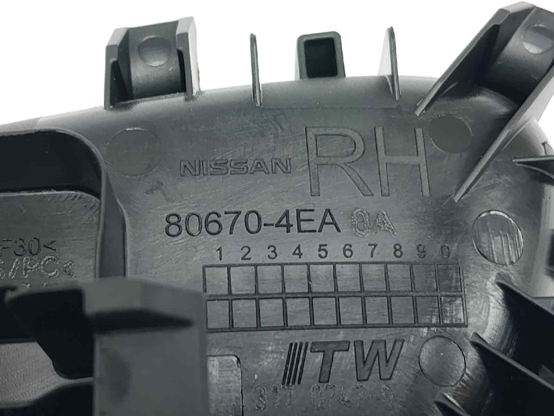 Recambio de maneta interior delantera derecha para nissan qashqai (j11) black edition referencia OEM IAM 806704EA0A  