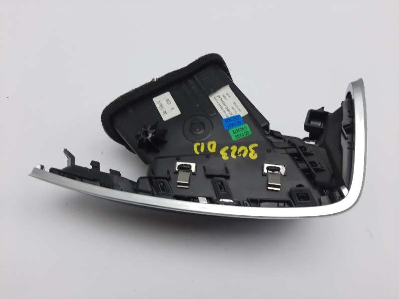 Recambio de rejilla aireadora para ford focus lim. (cb8) titanium referencia OEM IAM BM51018B08  